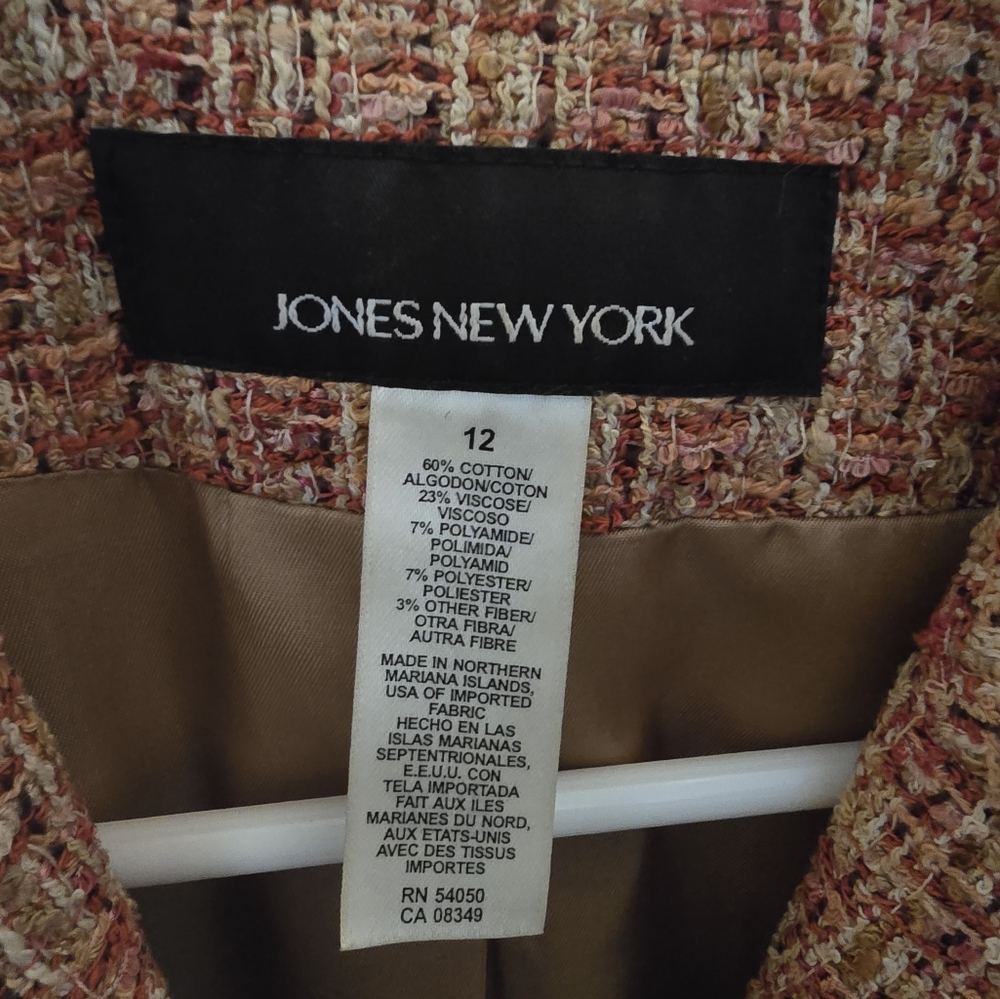 Chanel-esque tweed jacket - Picture 2 of 8
